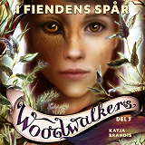 Omslagsbild för Woodwalkers del 5: I fiendens spår